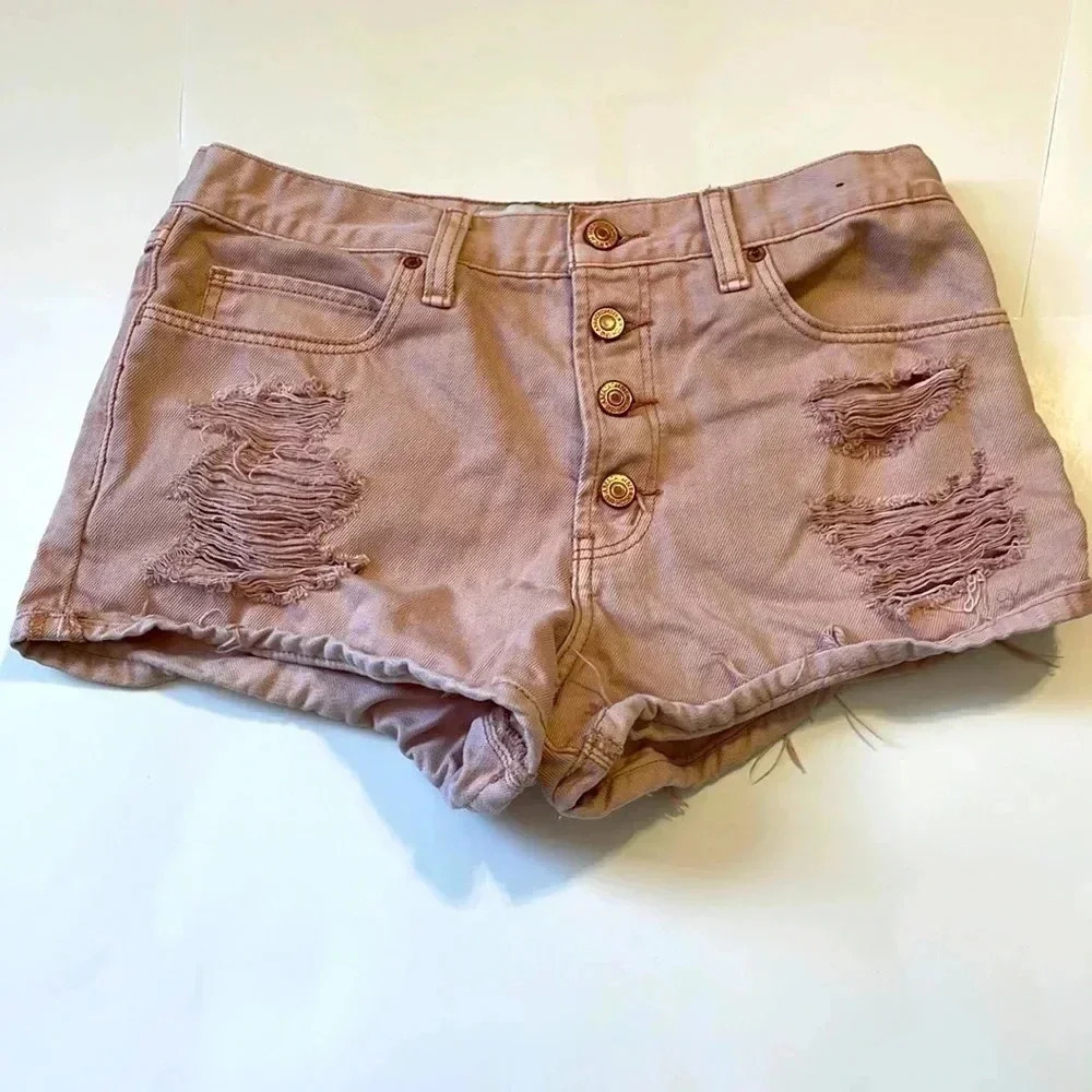 Abercrombie and Fitch distressed high rise shorts size 4